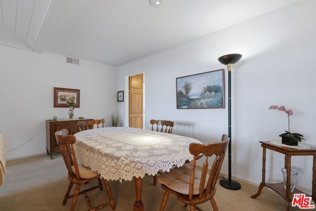10866 Rose Avenue 203, Los Angeles, CA 90034