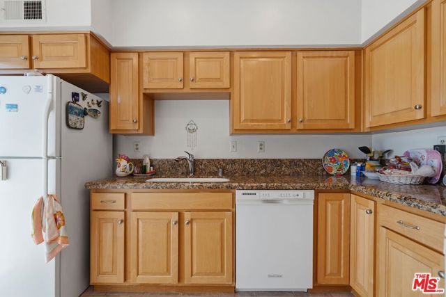 10866 Rose Avenue 203, Los Angeles, CA 90034