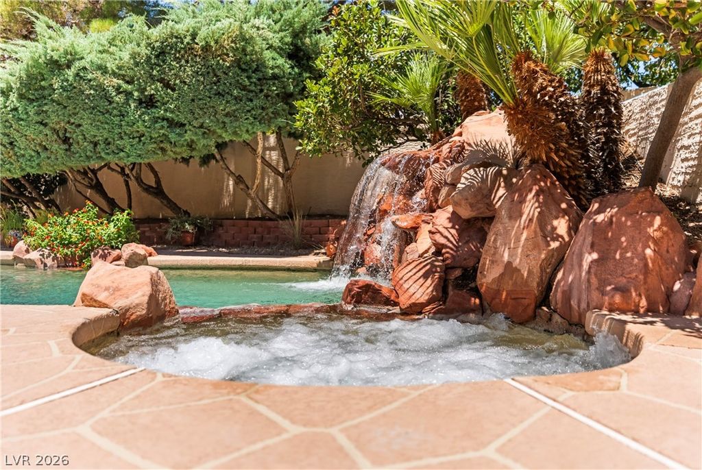 2825 Cotton Cloud Road, Las Vegas, NV 89117 — photo 2
