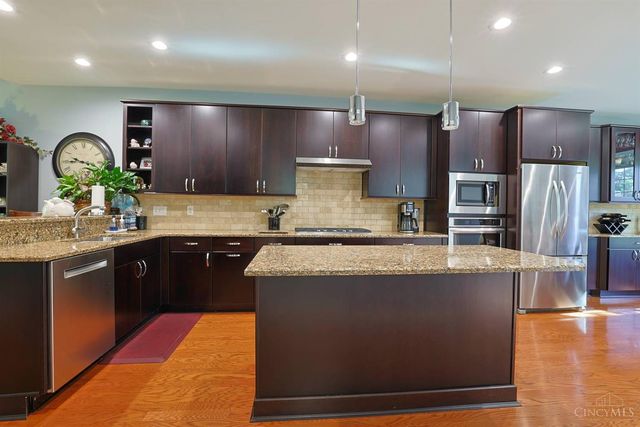 1701 Harmon Drive, Wyoming, OH 45215