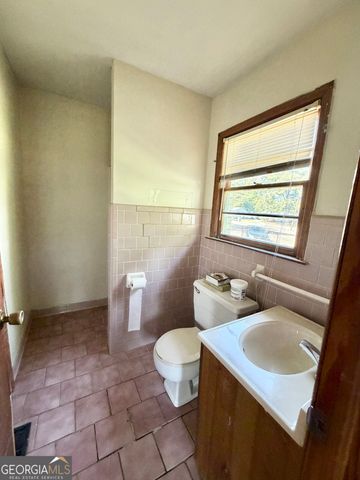 854 N 11th Avenue, Lanett, AL 36863