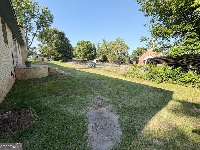 854 N 11th Avenue, Lanett, AL 36863