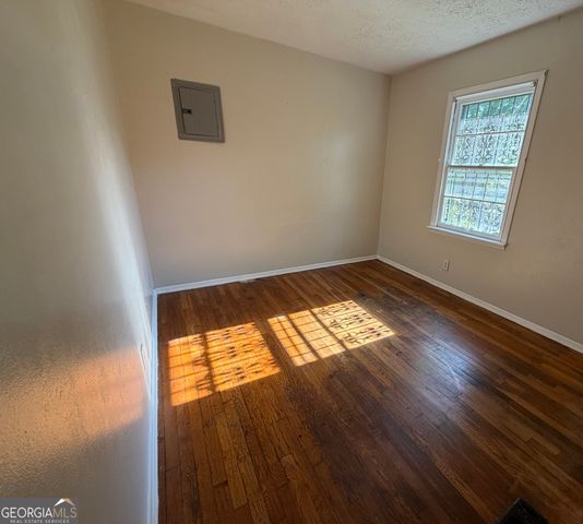 854 N 11th Avenue, Lanett, AL 36863