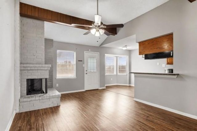 614 Meadowglen Drive, Baytown, TX 77521