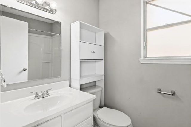 614 Meadowglen Drive, Baytown, TX 77521