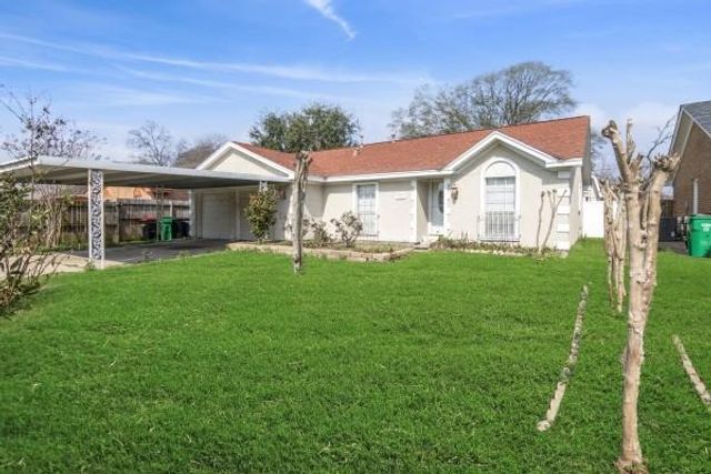 614 Meadowglen Drive, Baytown, TX 77521