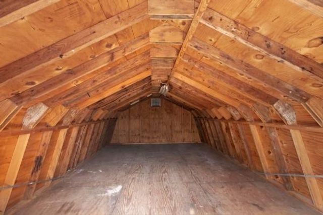 614 Meadowglen Drive, Baytown, TX 77521