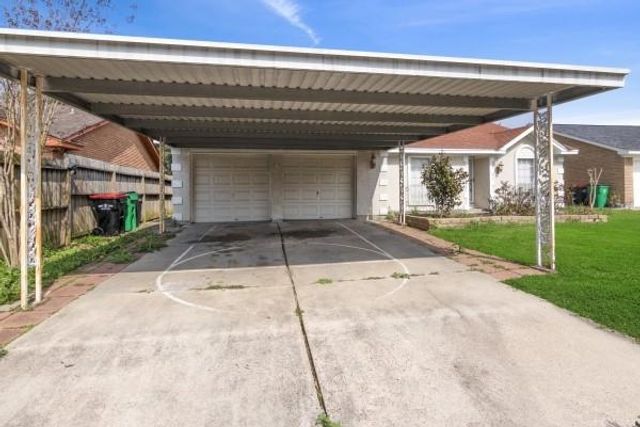 614 Meadowglen Drive, Baytown, TX 77521