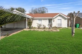 614 Meadowglen Drive, Baytown, TX 77521