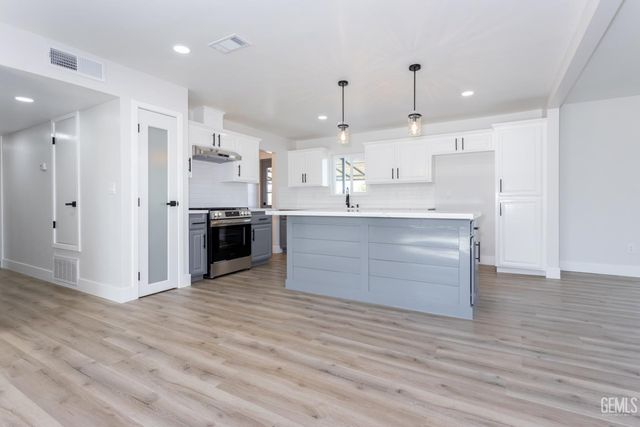 4145 Courtney Street, Bakersfield, CA 93312