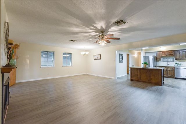 221 Flamingo Drive, Anahuac, TX 77514