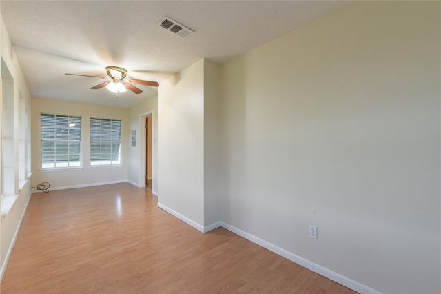 221 Flamingo Drive, Anahuac, TX 77514