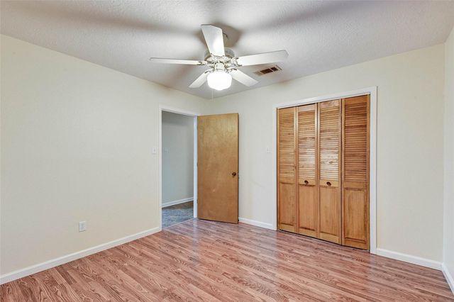 221 Flamingo Drive, Anahuac, TX 77514