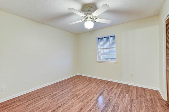 221 Flamingo Drive, Anahuac, TX 77514