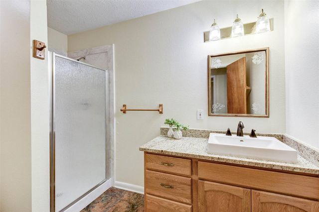 221 Flamingo Drive, Anahuac, TX 77514