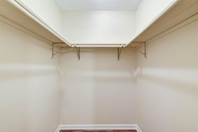 221 Flamingo Drive, Anahuac, TX 77514