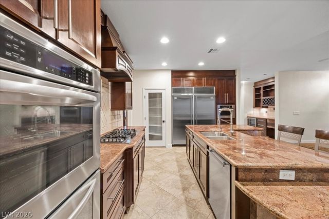 11004 Cliff Swallow Avenue, Las Vegas, NV 89144