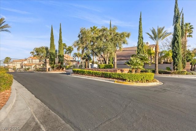 11004 Cliff Swallow Avenue, Las Vegas, NV 89144