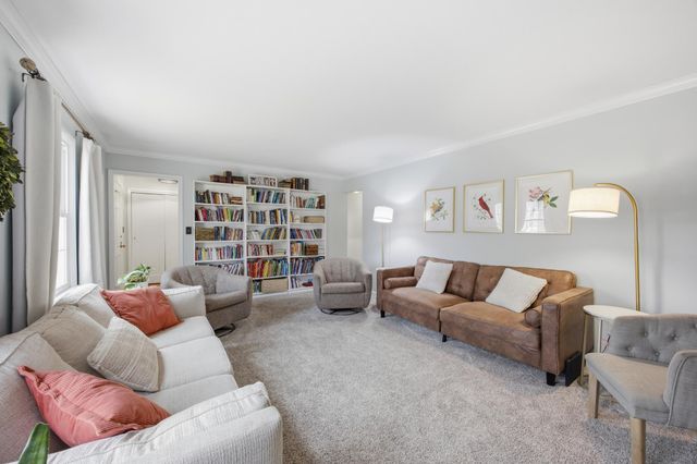 1306 Elm Street N, Fargo, ND 58102