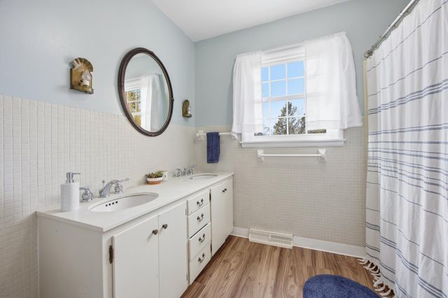 1306 Elm Street N, Fargo, ND 58102