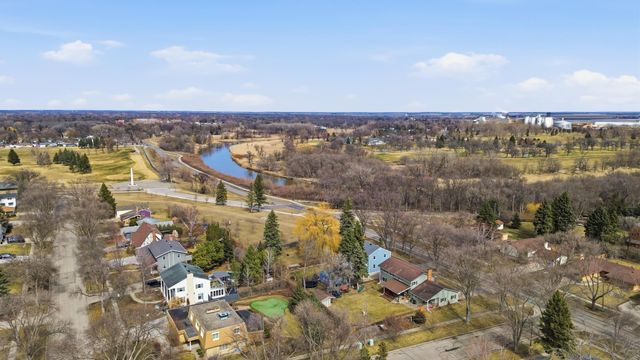 1306 Elm Street N, Fargo, ND 58102