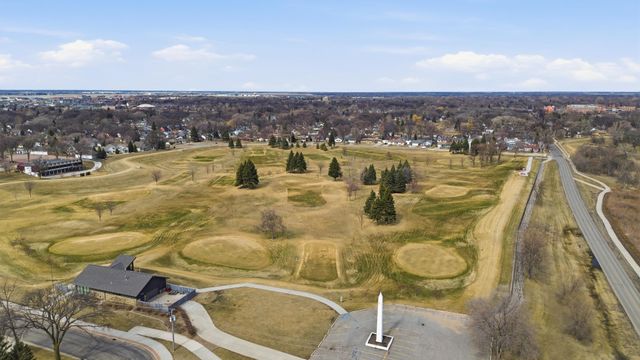 1306 Elm Street N, Fargo, ND 58102