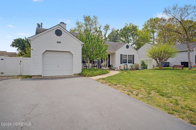 125 Gangway Lane, Manahawkin, NJ 08050