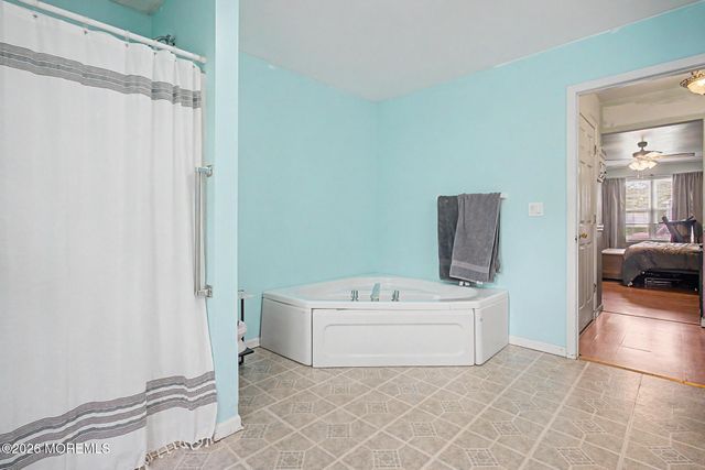 125 Gangway Lane, Manahawkin, NJ 08050
