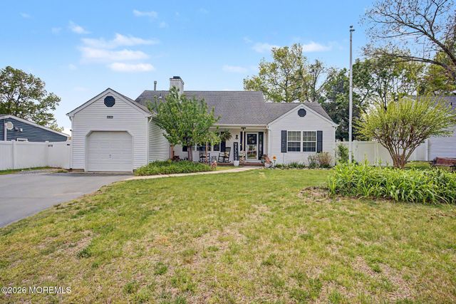 125 Gangway Lane, Manahawkin, NJ 08050