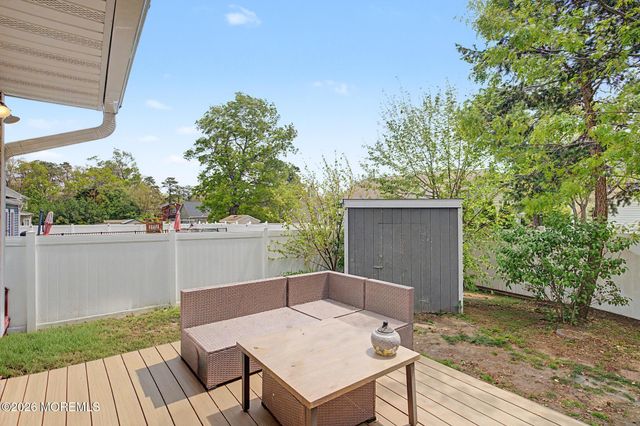 125 Gangway Lane, Manahawkin, NJ 08050