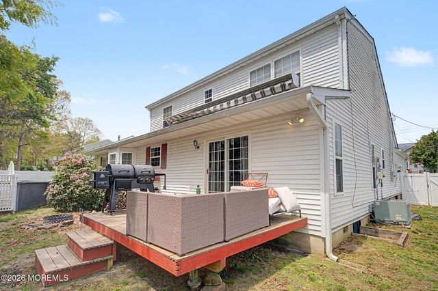 125 Gangway Lane, Manahawkin, NJ 08050