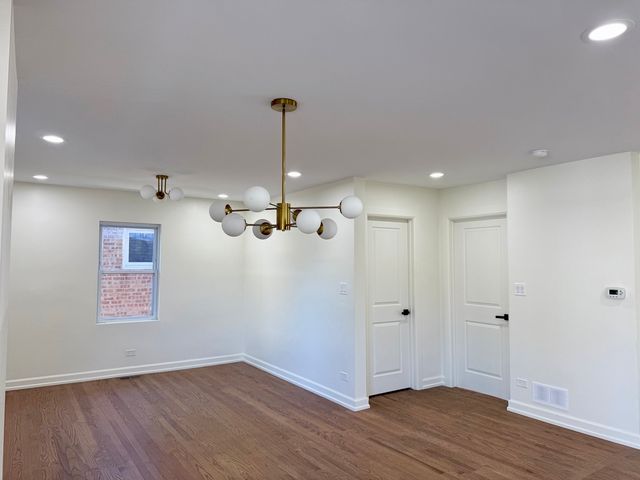 4727 N Newcastle Avenue, Harwood Heights, IL 60706