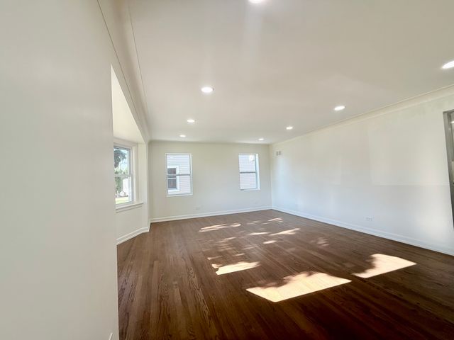 4727 N Newcastle Avenue, Harwood Heights, IL 60706