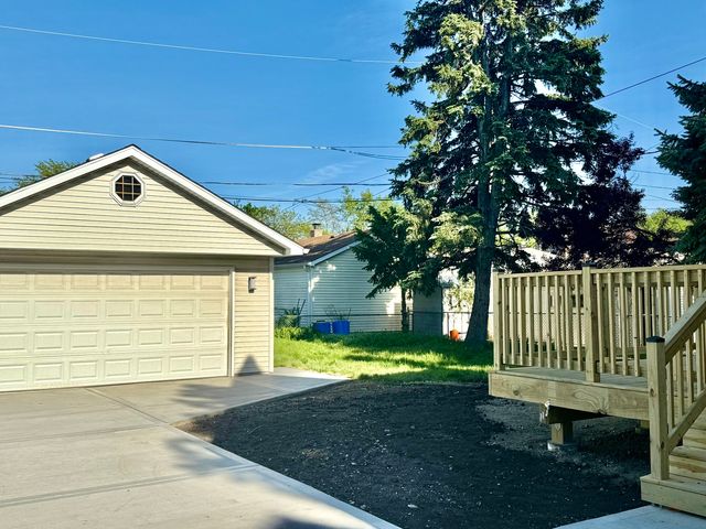 4727 N Newcastle Avenue, Harwood Heights, IL 60706