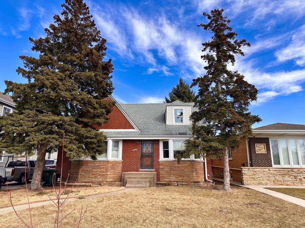 4727 N Newcastle Avenue, Harwood Heights, IL 60706