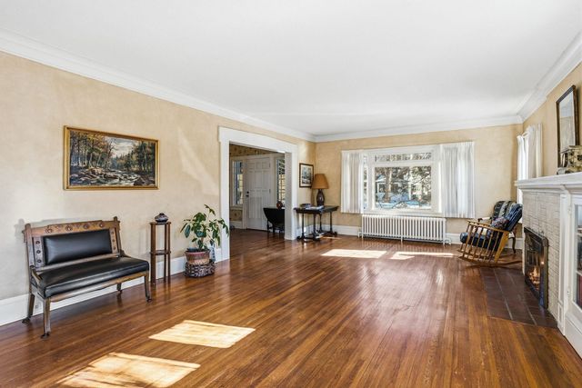 2426 Sheridan Avenue S, Minneapolis, MN 55405