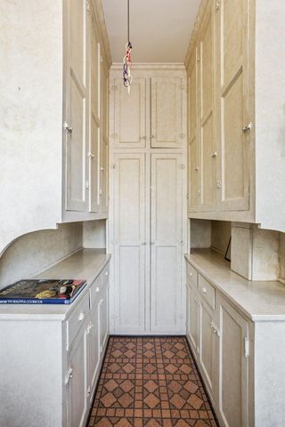 2426 Sheridan Avenue S, Minneapolis, MN 55405