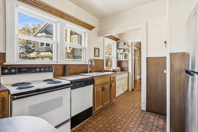 2426 Sheridan Avenue S, Minneapolis, MN 55405