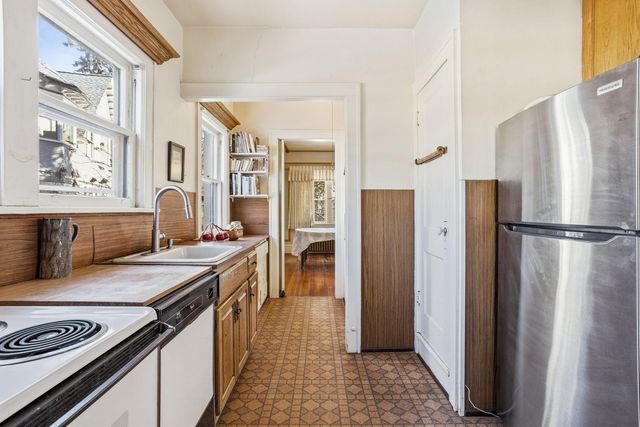 2426 Sheridan Avenue S, Minneapolis, MN 55405