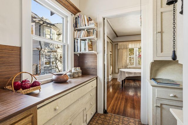 2426 Sheridan Avenue S, Minneapolis, MN 55405