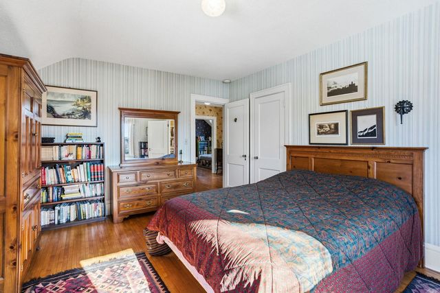 2426 Sheridan Avenue S, Minneapolis, MN 55405