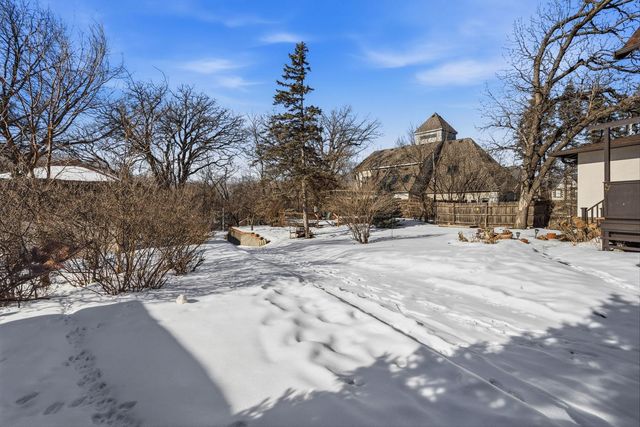 2426 Sheridan Avenue S, Minneapolis, MN 55405