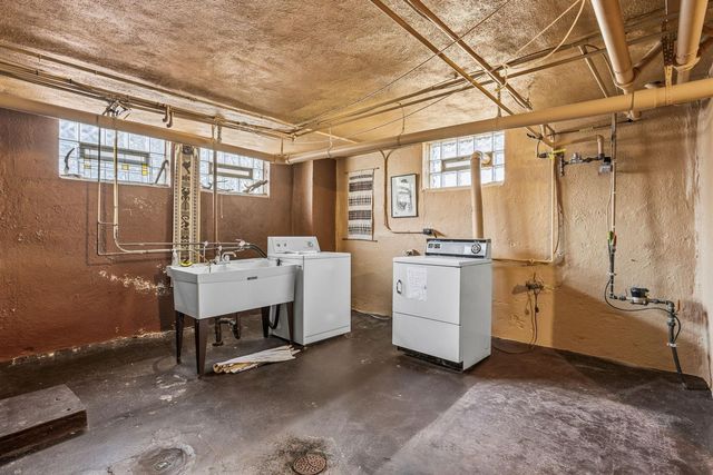 2426 Sheridan Avenue S, Minneapolis, MN 55405