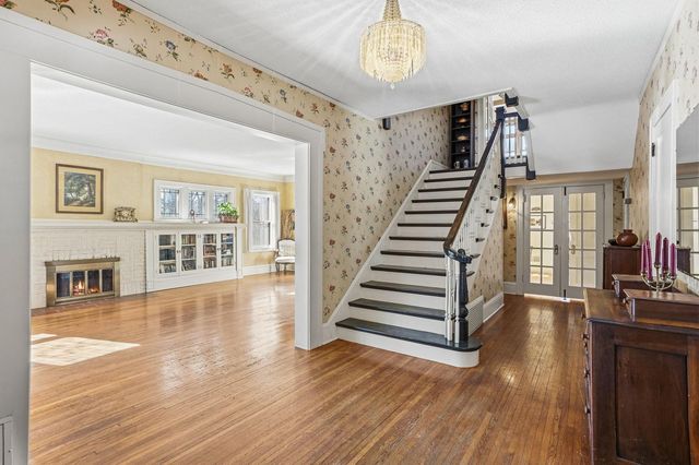 2426 Sheridan Avenue S, Minneapolis, MN 55405