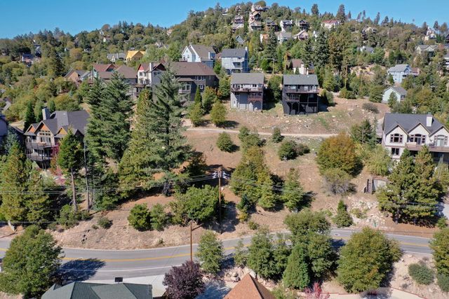 788 Brentwood Drive, Lake Arrowhead, CA 92352