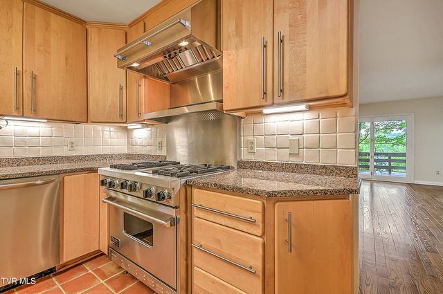 490 Hideaway Farm Road, Piney Flats, TN 37686