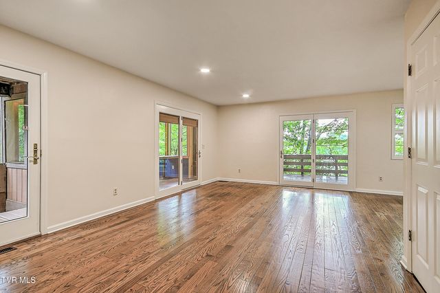 490 Hideaway Farm Road, Piney Flats, TN 37686