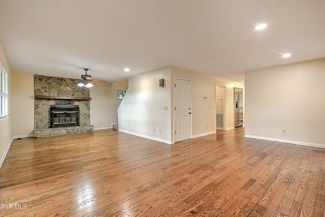 490 Hideaway Farm Road, Piney Flats, TN 37686