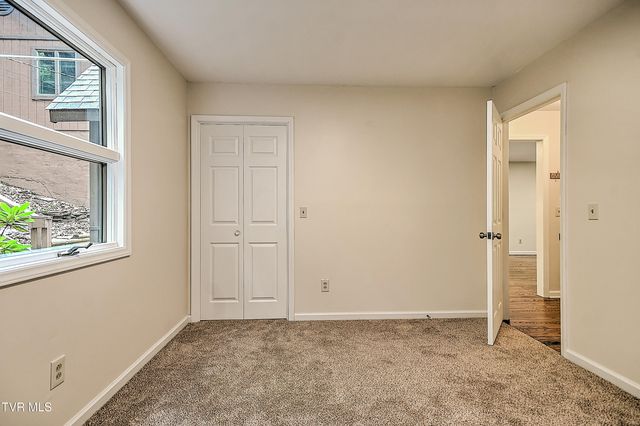 490 Hideaway Farm Road, Piney Flats, TN 37686