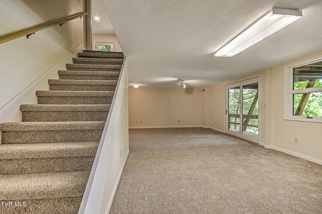 490 Hideaway Farm Road, Piney Flats, TN 37686